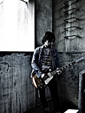 「REMI RELIEF（レミレリーフ）のアイテム（シャツ/ブラウス、ブルー系）」を使った、TAKAHIRO MAEDAさん（メンズ・174cm）の春コーディネート