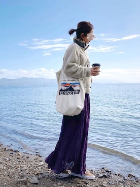 「アイテム（スカート、パープル系）」を使った、KASUMIさん（レディース・161cm）の冬コーディネート