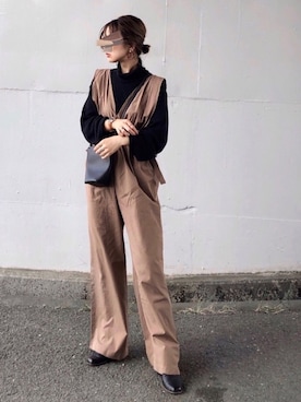 「大人シンプル」｜「アイテム（オールインワン・サロペット）」を使った、KASUMIさん（レディース・161cm）の秋コーディネート