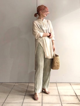 「アイテム（サンダル、ゴールド系）」を使った、KASUMIさん（レディース・161cm）の春コーディネート