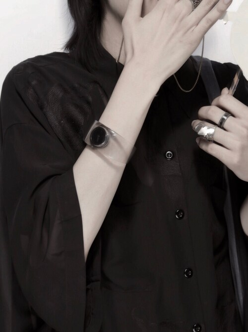 根暗｜ISSEY MIYAKEのアナログ腕時計を使ったコーディネート - WEAR