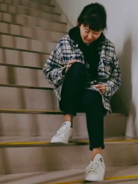 「アイテム（腕時計、ブルー系）」を使った、ゆゆさん（レディース・161cm）の冬コーディネート
