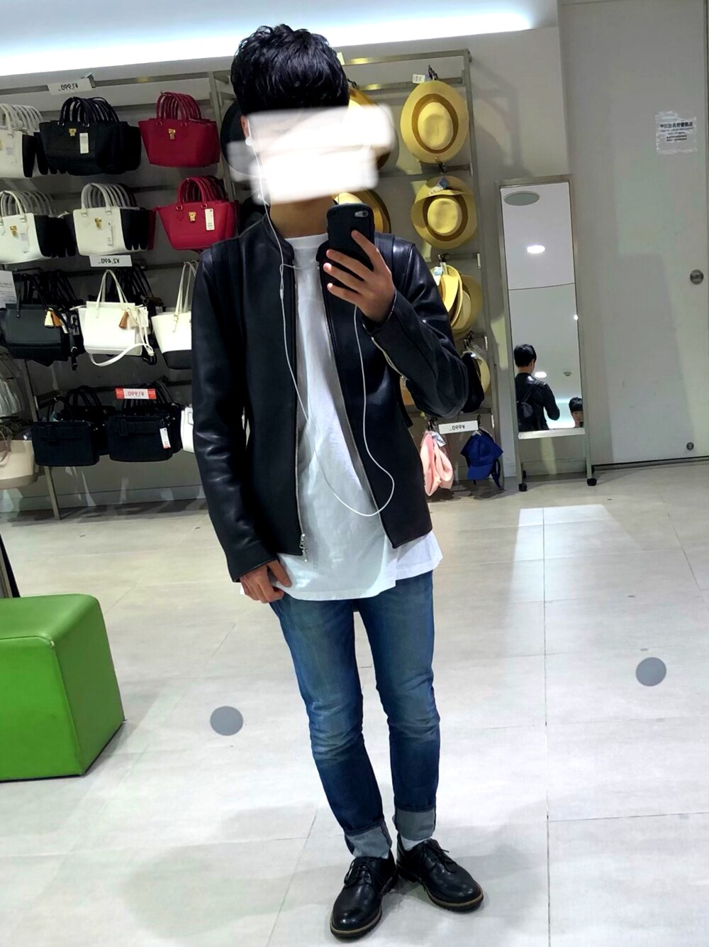 「春、カジュアルコーデ、オーバーサイズ、デニム、白Tシャツ、ライダース、革靴、LIDnM、スキニーデニム、チャンピオン」｜「Championのアイテム（Tシャツ/カットソー、ホワイト系）」を使った、Masakiさん（メンズ・170cm）の春コーディネートの1枚目の写真