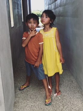 「kids」｜「アイテム（ビーチサンダル）」を使った、the_twins_daily_さん（キッズ・104cm）の夏コーディネート