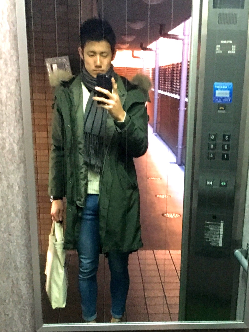 「おしゃれさんと繋がりたい、大学生、スキニー、スキニーデニム、ロールアップ」｜「RAGEBLUEのモッズコート/750589（モッズコート、グリーン系）」を使った、ToMさん（メンズ・178cm）の冬コーディネートの1枚目の写真