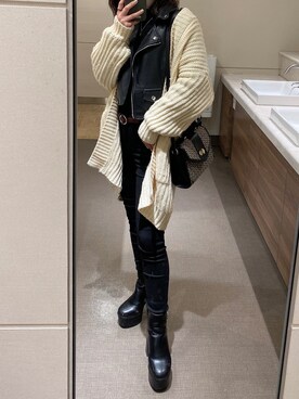 kaede.sawaguchiさんの「Bershka cropped faux leather biker jacket in black」を使ったコーディネート