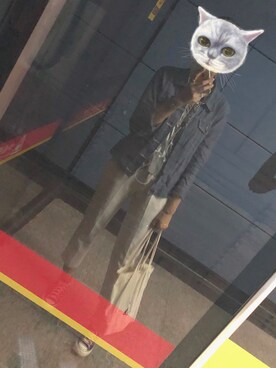 「DW（ディーダブリュー）のアイテム（アクセサリー）」を使った、石小胖さん（レディース・168cm）の秋コーディネート