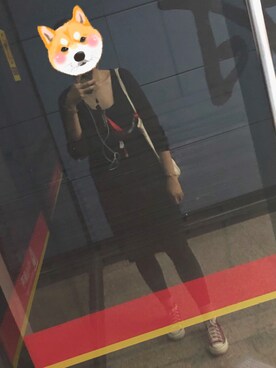 「DW（ディーダブリュー）のアイテム（アクセサリー）」を使った、石小胖さん（レディース・168cm）の秋コーディネート