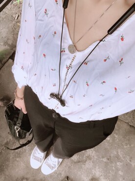 「H&M（エイチ・アンド・エム）のアイテム（その他トップス、ホワイト系）」を使った、石小胖さん（レディース・168cm）の夏コーディネート