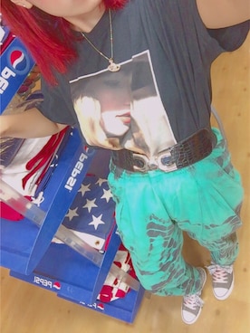「VISION（ヴィジョン）のアイテム（パンツ）」を使った、KEYさん（レディース・170cm）の夏コーディネート