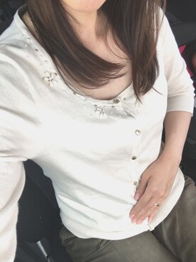 「Düsseldorfのアイテム（カーディガン/ボレロ、ホワイト系）」を使った、キャロラインさん（レディース・166cm）の春コーディネート