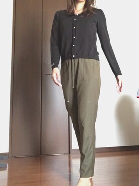 「Düsseldorfのアイテム（カーゴパンツ、グリーン系）」を使った、キャロラインさん（レディース・166cm）の春コーディネート