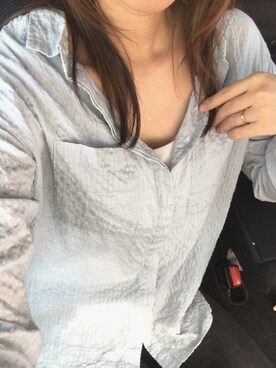 「Düsseldorfのアイテム（シャツ/ブラウス、ブルー系）」を使った、キャロラインさん（レディース・166cm）の春コーディネート