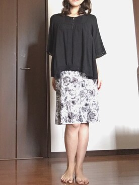 「COUP DE CHANCE（クードシャンス）のアイテム（スカート、ホワイト系）」を使った、キャロラインさん（レディース・166cm）の夏コーディネート