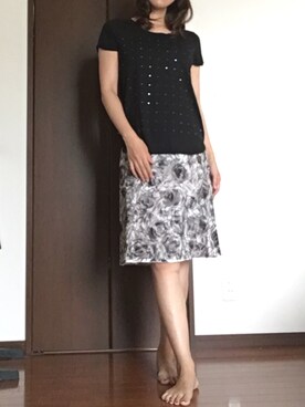 「OZOC（オゾック）のアイテム（Tシャツ/カットソー、ブラック系）」を使った、キャロラインさん（レディース・166cm）の夏コーディネート