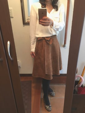 「couture brooch（クチュールブローチ）の【WEB限定サイズ(SS・LL)】スエード調ストレッチスカート（スカート、ベージュ系）」を使った、キャロラインさん（レディース・166cm）の秋コーディネート