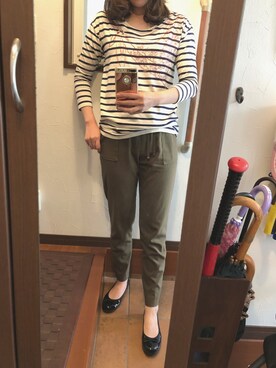「THE SHOP TK （ザ ショップ ティーケー ）のアイテム（Tシャツ/カットソー、ホワイト系）」を使った、キャロラインさん（レディース・166cm）の春コーディネート