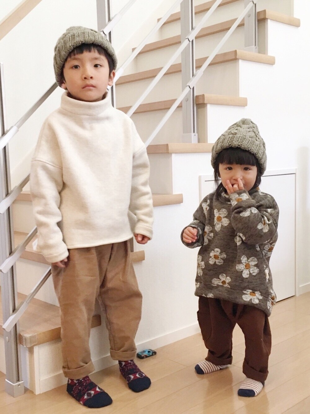 「takk_、handmade、ハンドメイド、キャメル、ロールアップ」｜「Handmadeのアイテム（その他パンツ、ベージュ系）」を使った、@bunbunさん（キッズ・110cm）の冬コーディネートの1枚目の写真
