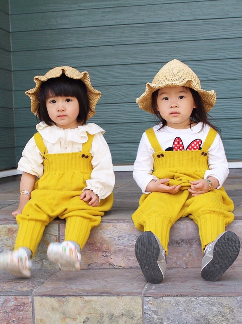 「おそろいコーデ、サロペット、handmade、ベルイエロー、美女と野獣キャンペーン」｜「韓国子供服のアイテム（サロペット/オーバーオール、イエロー系）」を使った、@bunbunさん（キッズ・110cm）の春コーディネートの1枚目の写真