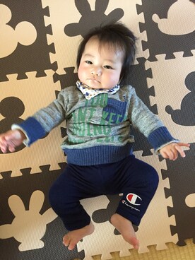 「DILASH（ディラッシュ）のアイテム（Sweatshirt、グレー系）」を使った、Yoshiko Kumamotoさん（154cm）の冬コーディネート