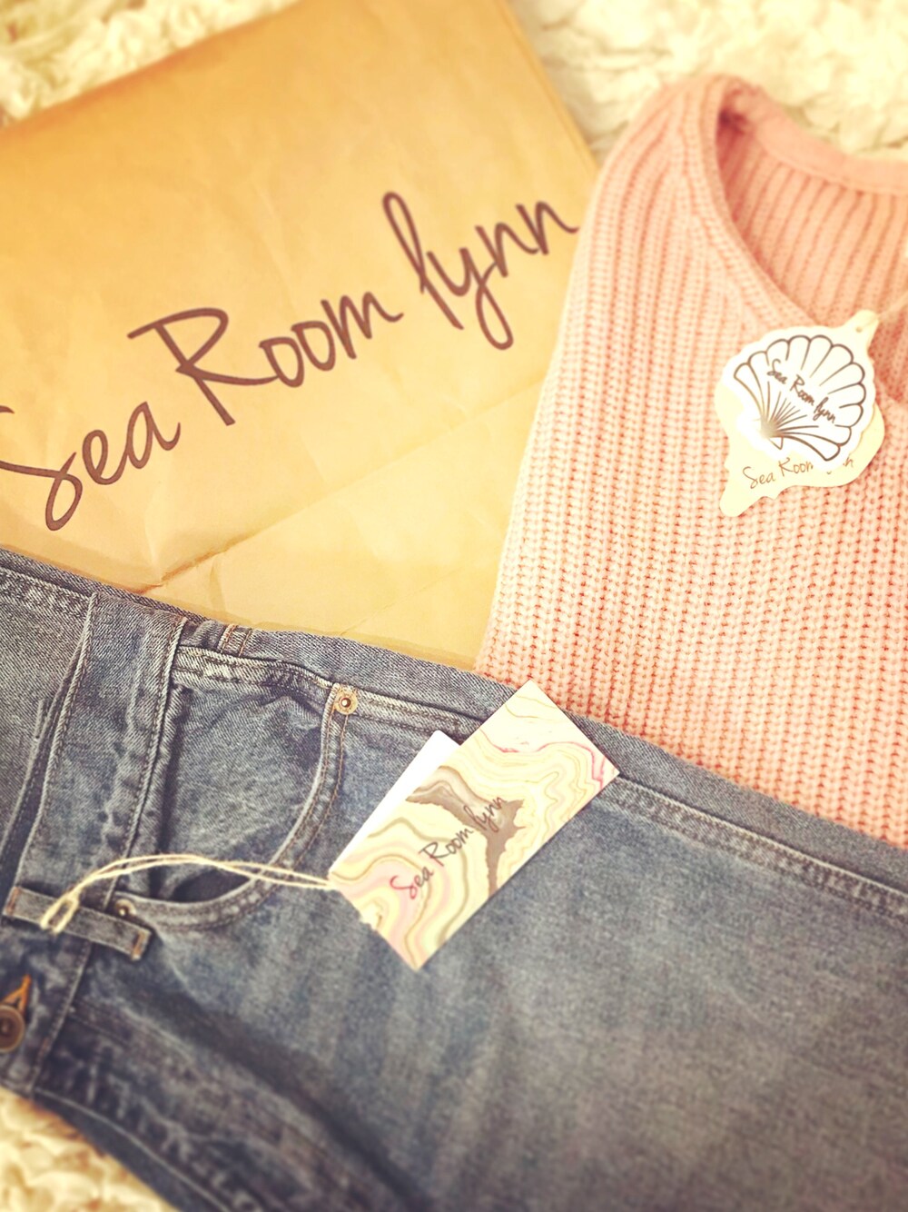 「searoomlynn」｜「searoomlynnのアイテム（ニット/セーター、ピンク系）」を使った、Mai さん（レディース・159cm）の冬コーディネートの1枚目の写真