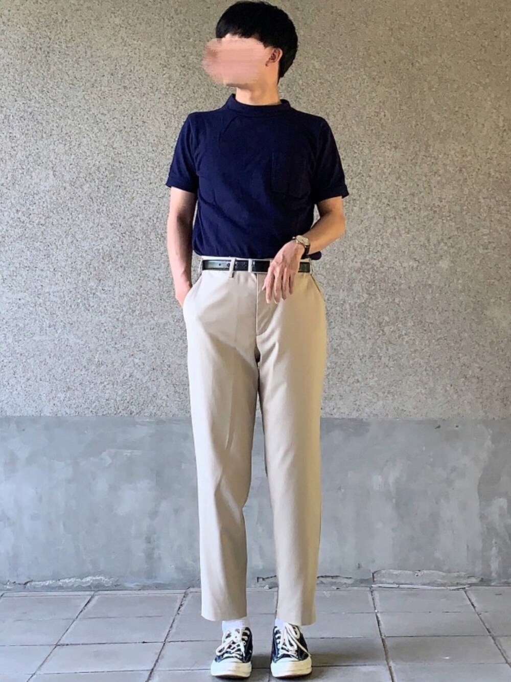 「きれいめカジュアル、プチプラコーデ、ネイビーコーデ、タックイン、ベルト、niko and ...、GU、白ソックス、converse、CT70s」｜「UNIQLOの無地カラーソックス（消臭機能付き）（ソックス/靴下、ホワイト系）」を使った、はるさん（メンズ・178cm）の夏コーディネートの1枚目の写真