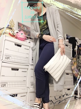 「ゆるカジ」｜「アイテム（アクセサリー）」を使った、Risa Shimizuさん（レディース・157cm）の春コーディネート