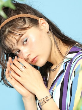 「アイテム（バングル/リストバンド）」を使った、Me%さん（レディース・161cm）の春コーディネート