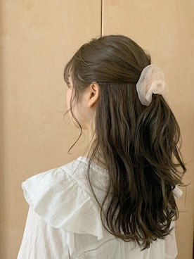 「アイテム（シュシュ）」を使った、Me%さん（レディース・161cm）の春コーディネート