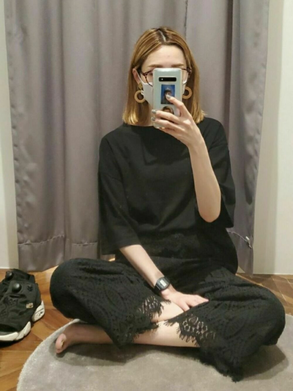 「ブラックコーデ、ワントーンコーデ、レースパンツ、ポンプフューリー、ポンプフューリーサンダル、リーボック(Reebok)、pualcecin、ピュアルセシン、ハイトーンカラー、大人カジュアル」｜「PUAL CE CINの撥水吸収速乾Ｔシャツ（Tシャツ/カットソー、ブラック系）」を使った、nagashimaさん（レディース・160cm）の夏コーディネートの1枚目の写真