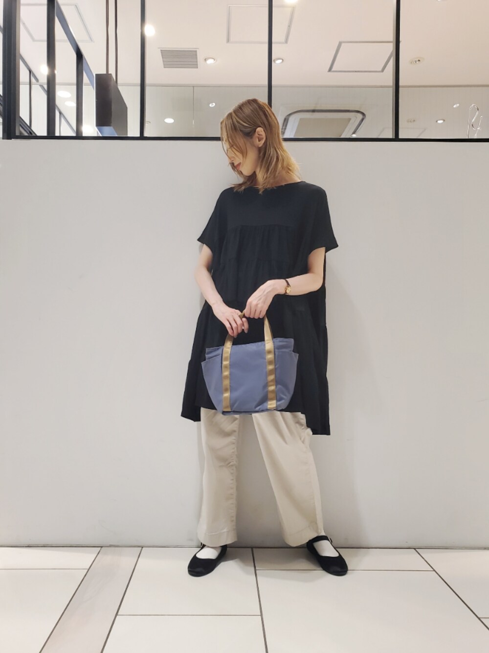 「ティアードチュニック、ティアード、ストレッチパンツ、ストレートパンツ、トートバッグ、夏コーデ、きれいめカジュアル、ピュアルセシン、pualcecin、pual ce cin」｜「PUAL CE CINのティアードノースリーブチュニック（チュニック、ブラック系）」を使った、nagashimaさん（レディース・160cm）の夏コーディネートの1枚目の写真