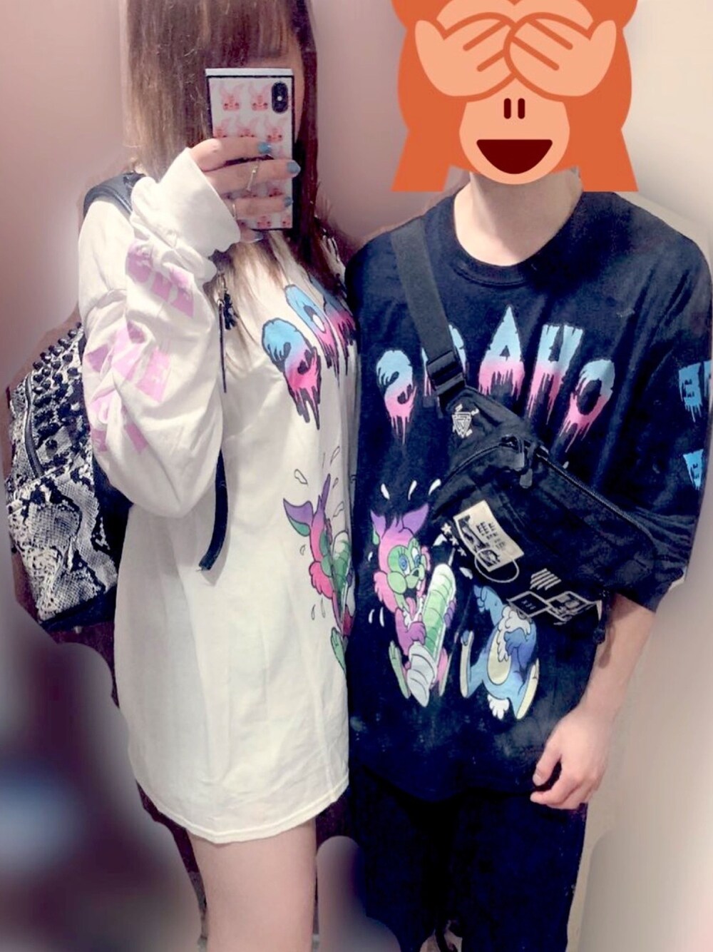 「ストリート、パイソン柄、おそろいコーデ、ボディバッグ、radmarket、BlackMORAL、KRYclothing、KRY、LANDbyMILKBOY、MILKBOY」｜「REFLEMのカートゥーンプリントロングTシャツカットソー（Tシャツ/カットソー、ホワイト系）」を使った、harukiさん（レディース・162cm）の夏コーディネートの1枚目の写真