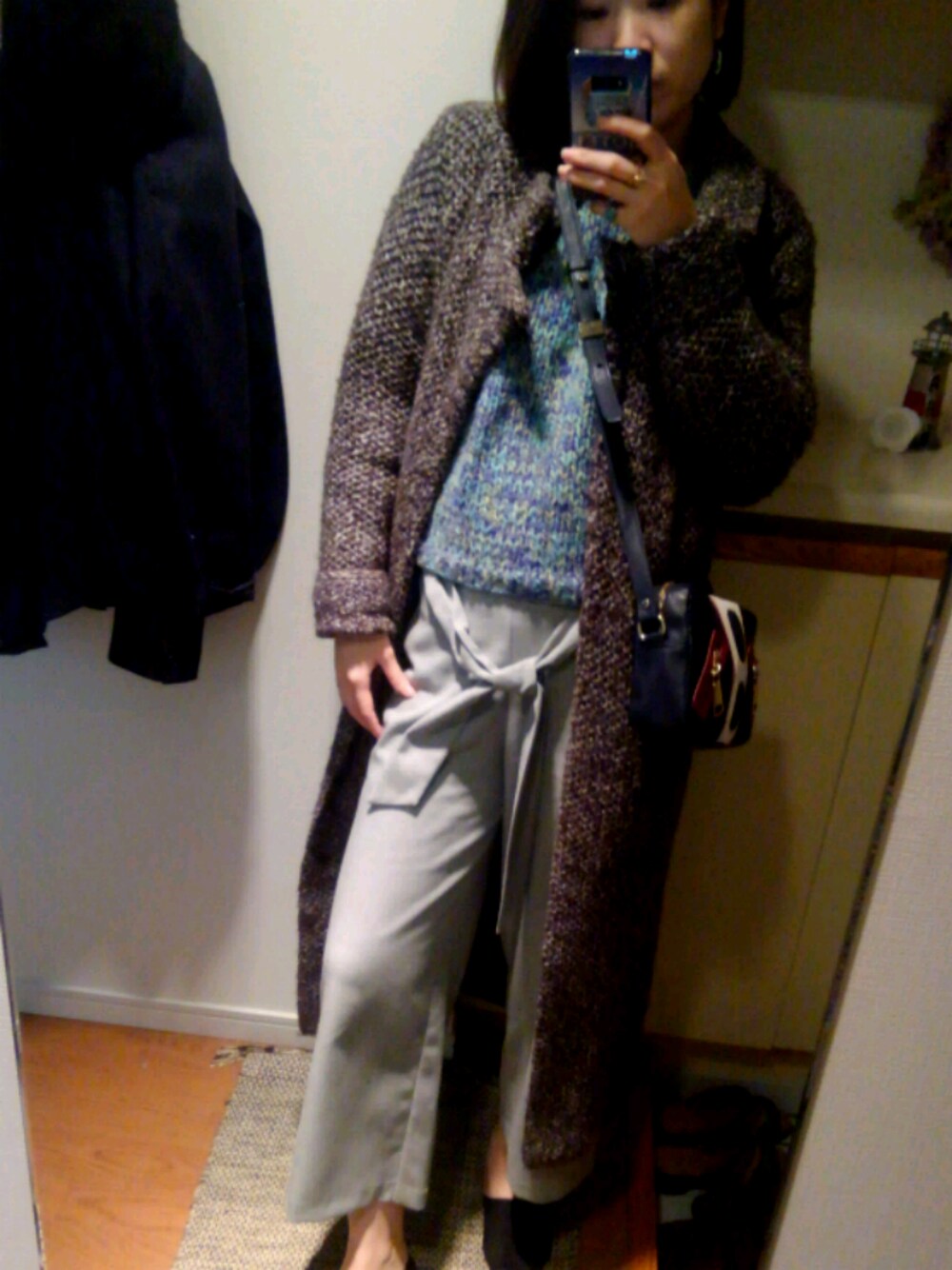「ootd、Zara TRF、大人カジュアル、おとなコーデ、パンツスタイル、casual、デートスタイル（WOMEN）、おでかけ」｜「ZARA TRFのアイテム（その他パンツ、グレー系）」を使った、Yuki Hoshiさん（レディース・162cm）の冬コーディネートの1枚目の写真