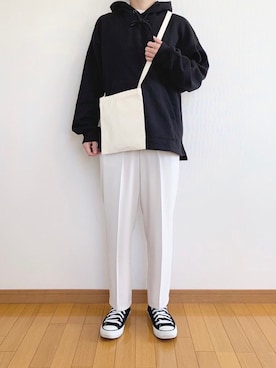 「GU（ジーユー）のアイテム（パーカー、ブラック系）」を使った、かぺじゅんさん（メンズ・165cm）の秋コーディネート