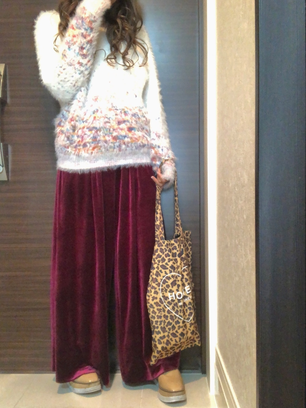 「ootd、低身長、150cm、ベロアパンツ、BEAMS、JEANASiS、Another Edition、honey mi honey」｜「JEANASISのサカゲベロアワイドパンツ/730527（その他パンツ、レッド系）」を使った、CHIHIROさん（レディース・150cm）の冬コーディネートの1枚目の写真