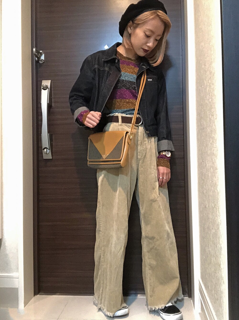 「ootd、低身長、150cm、ラメニット、デニムジャケット、コーデュロイパンツ、jouetie、FOREVER 21、YSL vintage、VANS」｜「Yves Saint Laurentのアイテム（ショルダーバッグ、ブラウン系）」を使った、CHIHIROさん（レディース・150cm）の冬コーディネートの1枚目の写真