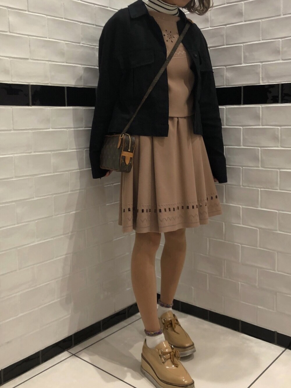 「ootd、低身長、150cm、セットアップ、ボーダートップス、Lily Brown、LouisVuitton、Another Edition、w closet、murua」｜「LILY BROWNのノルディック刺繍スカート（スカート、ベージュ系）」を使った、CHIHIROさん（レディース・150cm）の冬コーディネートの1枚目の写真