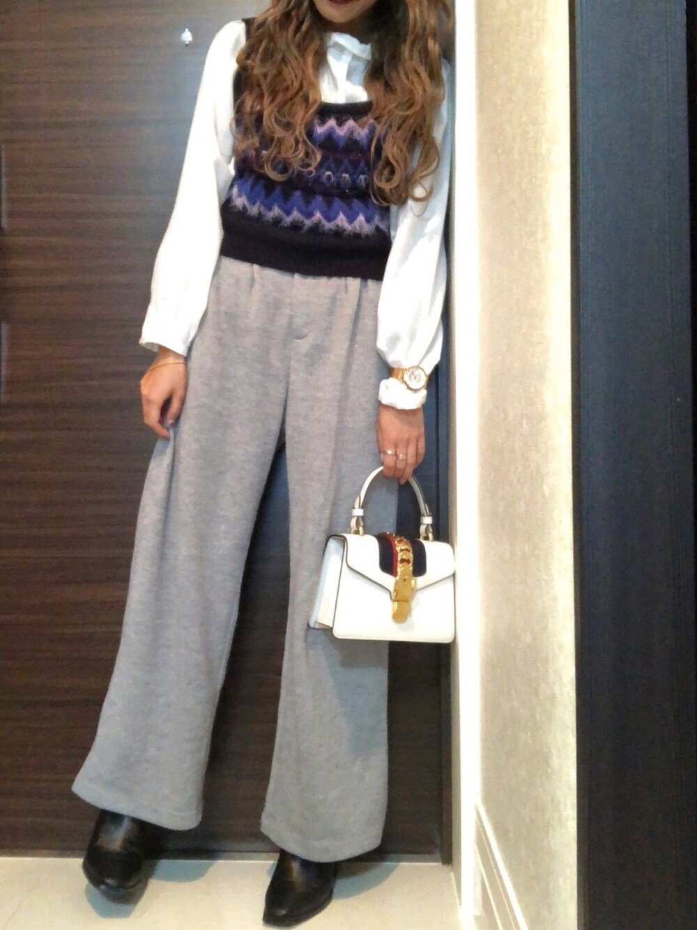「ootd、低身長、150cm、ブラウス、GUCCI、paravion、w closet、mystic、EMODA」｜「mysticのアイテム（パンツ、グレー系）」を使った、CHIHIROさん（レディース・150cm）の冬コーディネートの1枚目の写真