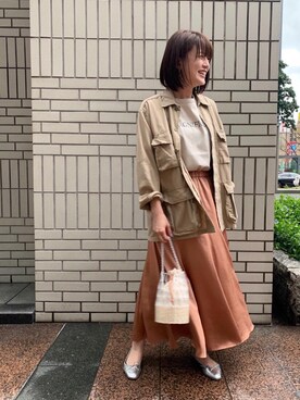 「お呼ばれ」｜「アイテム（ミリタリージャケット）」を使った、エールデルクールブラン天神地下街店スタッフさん（レディース・160cm）の春コーディネート