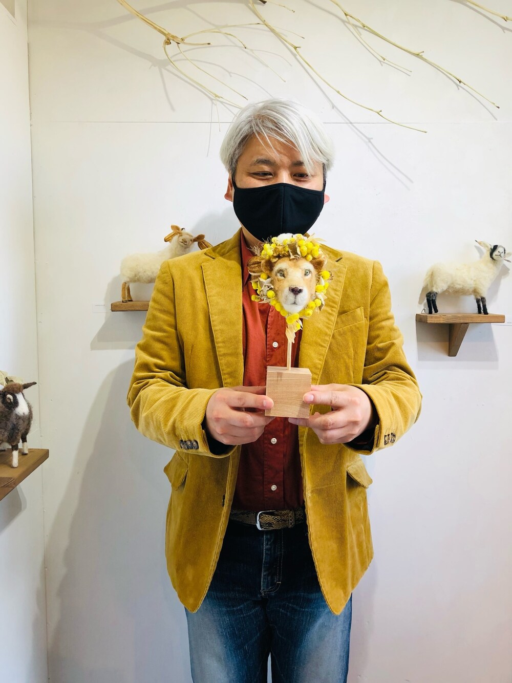 「おじさんコーデ」｜「TRANS CONTINENTSのアイテム（ジャケット/アウター、ブラウン系）」を使った、Y.Sasakiさん（メンズ・169cm）の春コーディネートの1枚目の写真
