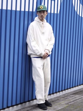 「アイテム（スリッポン）」を使った、takukatsukawaさん（メンズ・177cm）の冬コーディネート