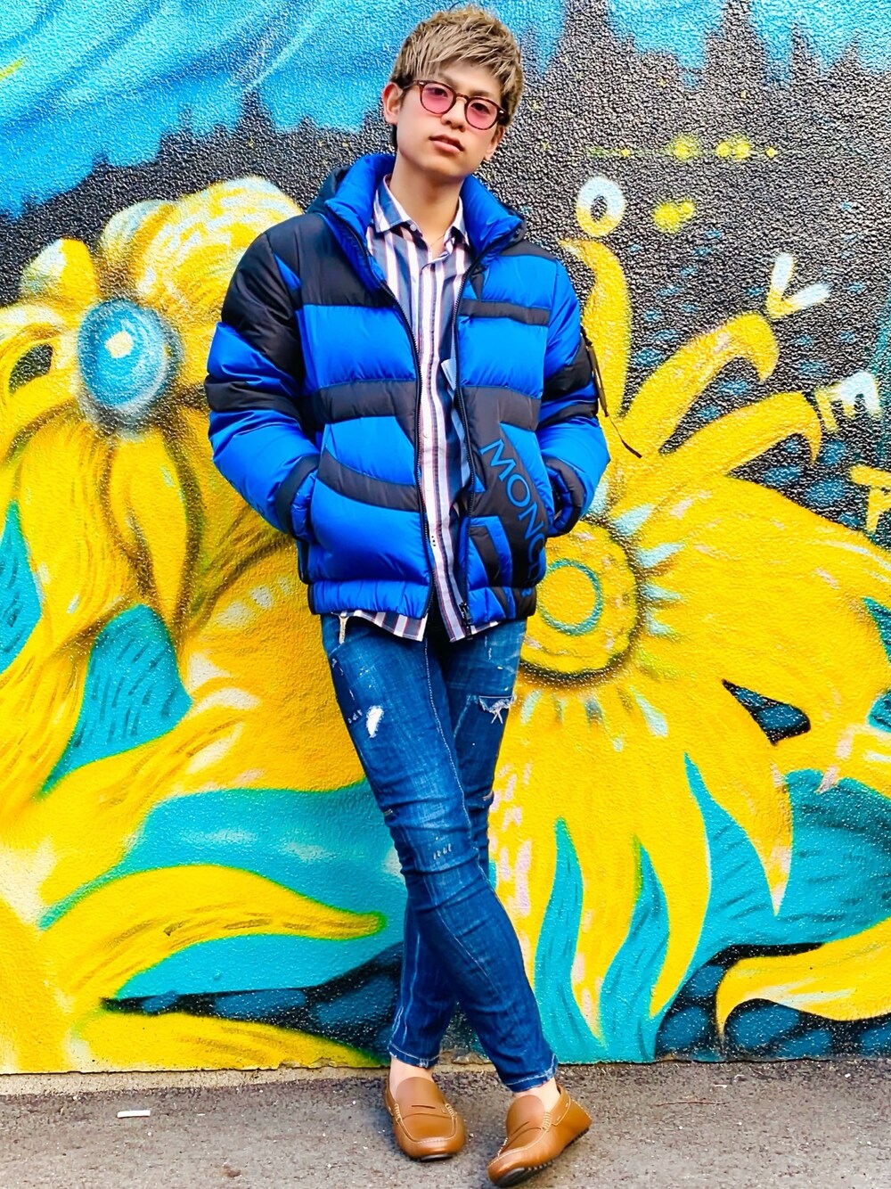 「メンズファッション、menswear、きれいめカジュアル、きれいめコーディネート、Boss、モンクレール、mango、egg、ギャル、ハリュースタイル」｜「MONCLERのアイテム（ダウンジャケット/コート、ブルー系）」を使った、🌺ハリュー🌺服部隆乃佑さん（メンズ・175cm）の春コーディネートの1枚目の写真