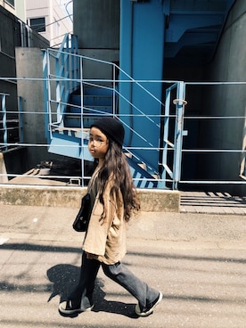 「SHISKY（シスキー）のSHISKY/シスキー フロント 英字 プリント ロゴ ロンＴ キッズ（Tシャツ/カットソー、ベージュ系）」を使った、roo.さん（キッズ・140cm）の春コーディネート