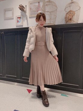 「プリーツ」｜「アイテム（ダウンジャケット/コート）」を使った、マジェスティックレゴンHEPFIVE店スタッフさん（レディース・155cm）の冬コーディネート