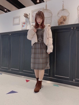 「チェックワンピース」｜「アイテム（ダウンジャケット/コート）」を使った、マジェスティックレゴンHEPFIVE店スタッフさん（レディース・155cm）の冬コーディネート