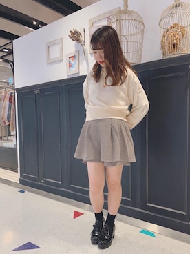「スエット」｜「アイテム（その他シューズ）」を使った、マジェスティックレゴンHEPFIVE店スタッフさん（レディース・155cm）の冬コーディネート