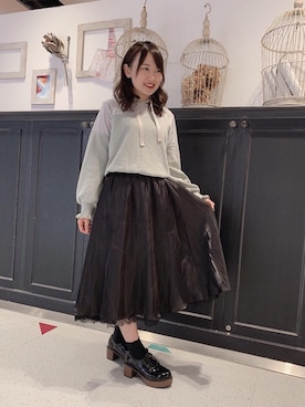 「キラキラリバーシブルスカート」｜マジェスティックレゴンHEPFIVE店スタッフさん（レディース・155cm）の冬コーディネート