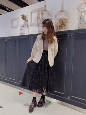 「新作」｜「アイテム（トレンチコート）」を使った、マジェスティックレゴンHEPFIVE店スタッフさん（レディース・155cm）の春コーディネート