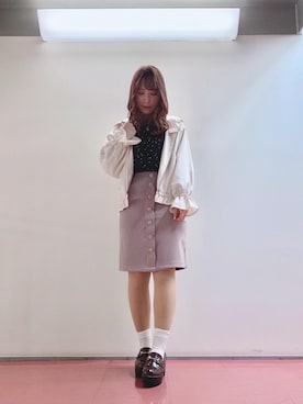 「MAJESTIC LEGON（マジェスティックレゴン）のタイニーハートブラウス（シャツ/ブラウス）」を使った、マジェスティックレゴンHEPFIVE店スタッフさん（レディース・155cm）の春コーディネート