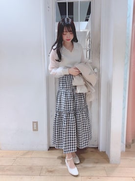 「襟付きトップス」｜「アイテム（トレンチコート）」を使った、マジェスティックレゴンHEPFIVE店スタッフさん（レディース・151cm）の春コーディネート